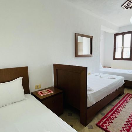 Denis Guesthouse 1930 Gjirokastra Zewnętrze zdjęcie