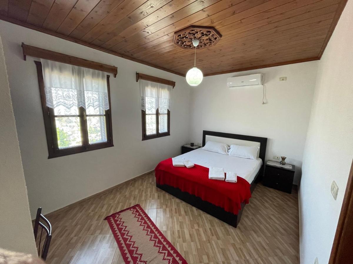 Denis Guesthouse 1930 Gjirokastra Zewnętrze zdjęcie