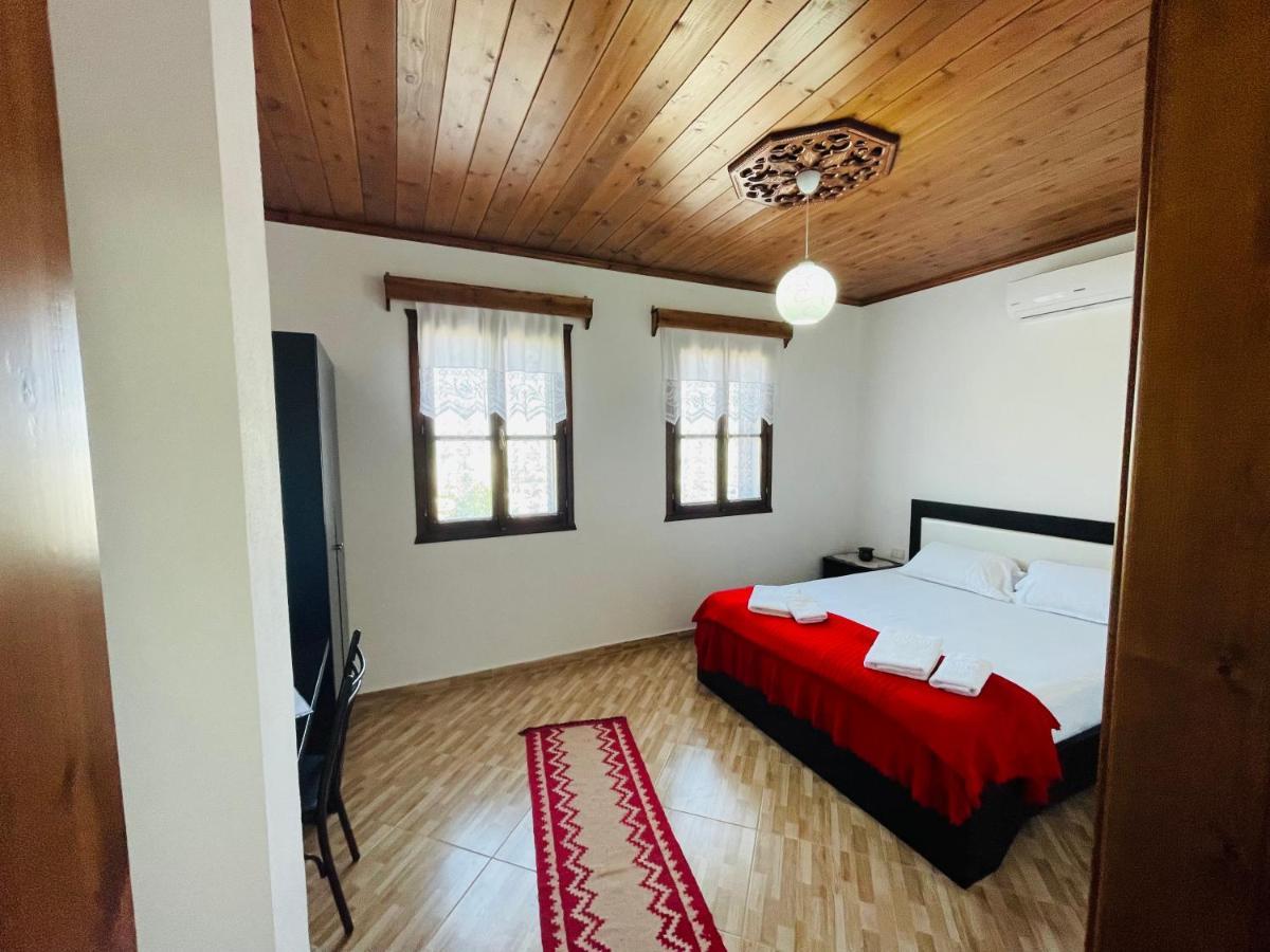 Denis Guesthouse 1930 Gjirokastra Zewnętrze zdjęcie