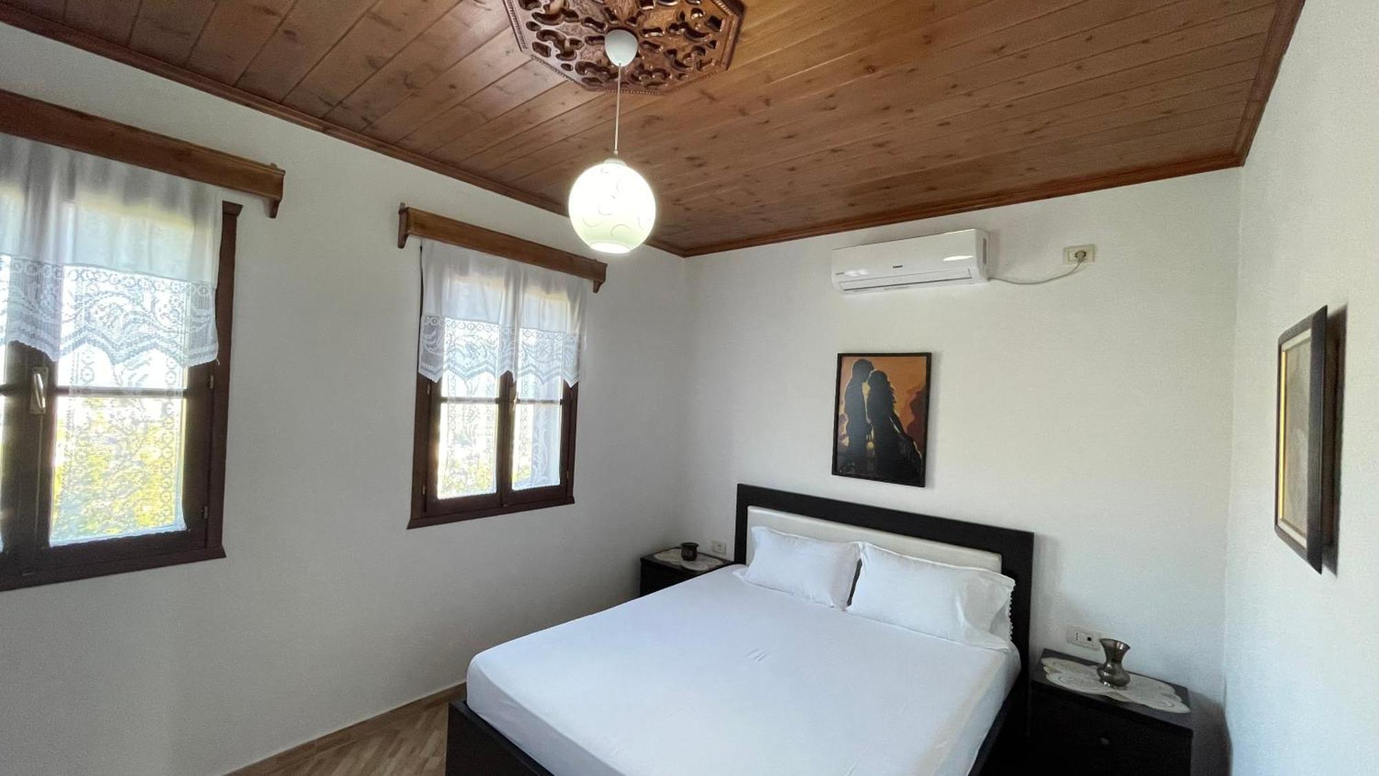 Denis Guesthouse 1930 Gjirokastra Zewnętrze zdjęcie