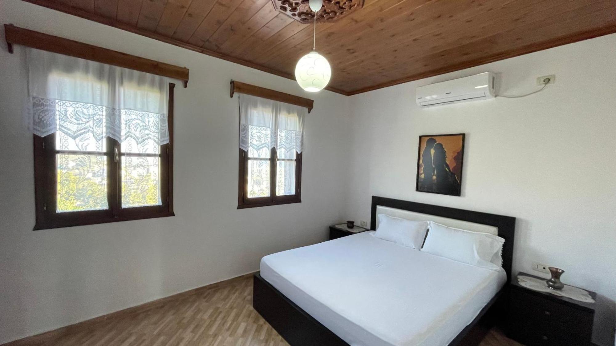 Denis Guesthouse 1930 Gjirokastra Zewnętrze zdjęcie