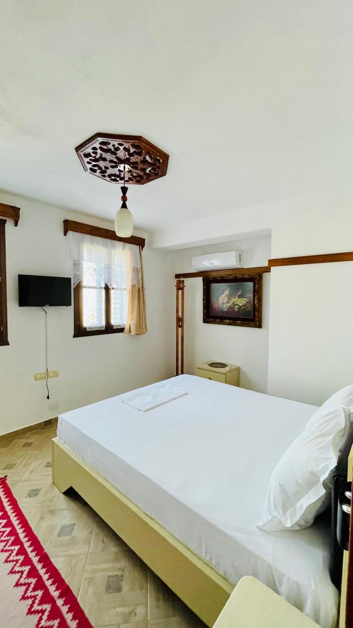 Denis Guesthouse 1930 Gjirokastra Zewnętrze zdjęcie
