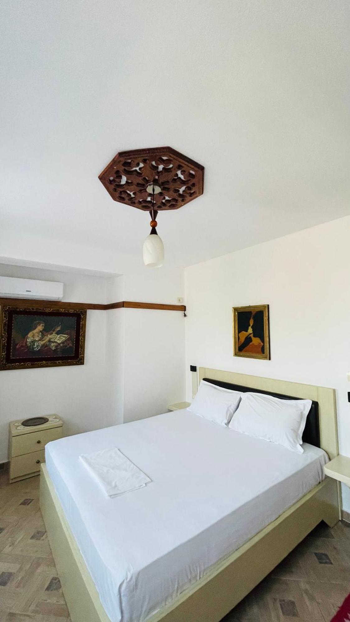 Denis Guesthouse 1930 Gjirokastra Zewnętrze zdjęcie