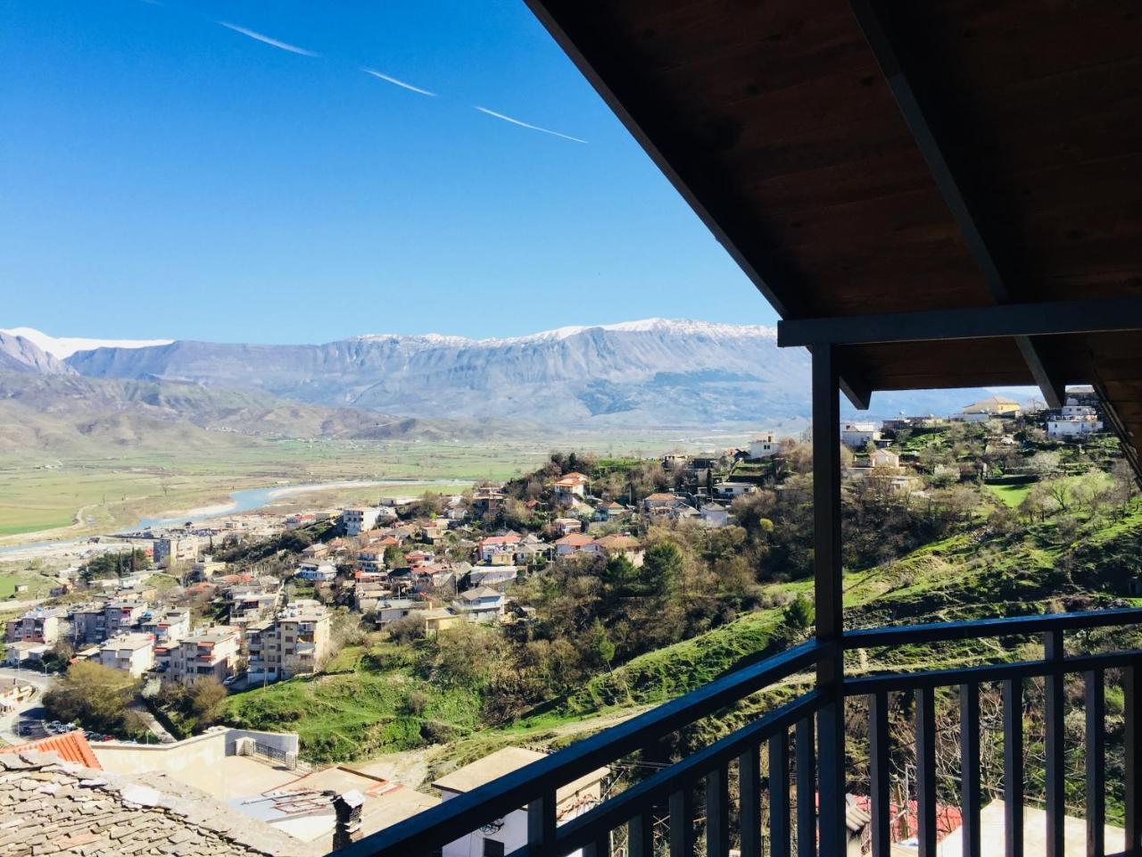 Denis Guesthouse 1930 Gjirokastra Zewnętrze zdjęcie